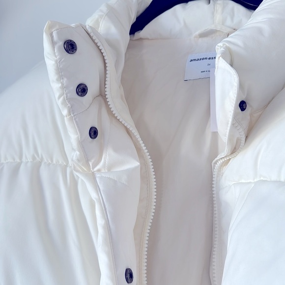 Amazon Essentials Crop Off White Puffer Jacket Size 3X Zipper Snap Closure - Picture 7 of 7